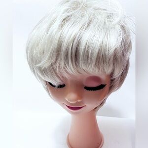 Stylish Women's Short White Wig